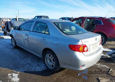 2010 Toyota Corolla z USA, uszkodzony, nr VIN 2T1BU4EE0AC303697